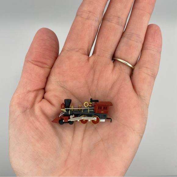 Hallmark Keepsake Lionel Train Minature Steam Locomotive and Tender Ornament - Picture 3 of 5